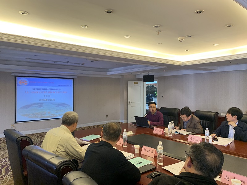 項目負(fù)責(zé)人王偉在驗收會上匯報項目情況 項目負(fù)責(zé)人王偉在驗收會上匯報項目情況